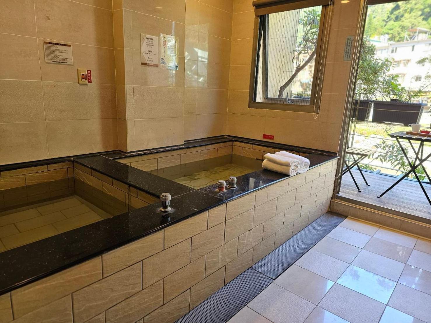 Hotel Wulai Shui An Hot Springs Extérieur photo